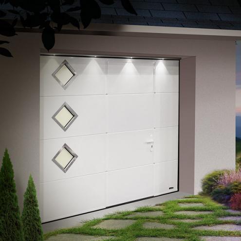 Porte sectionnelle battante